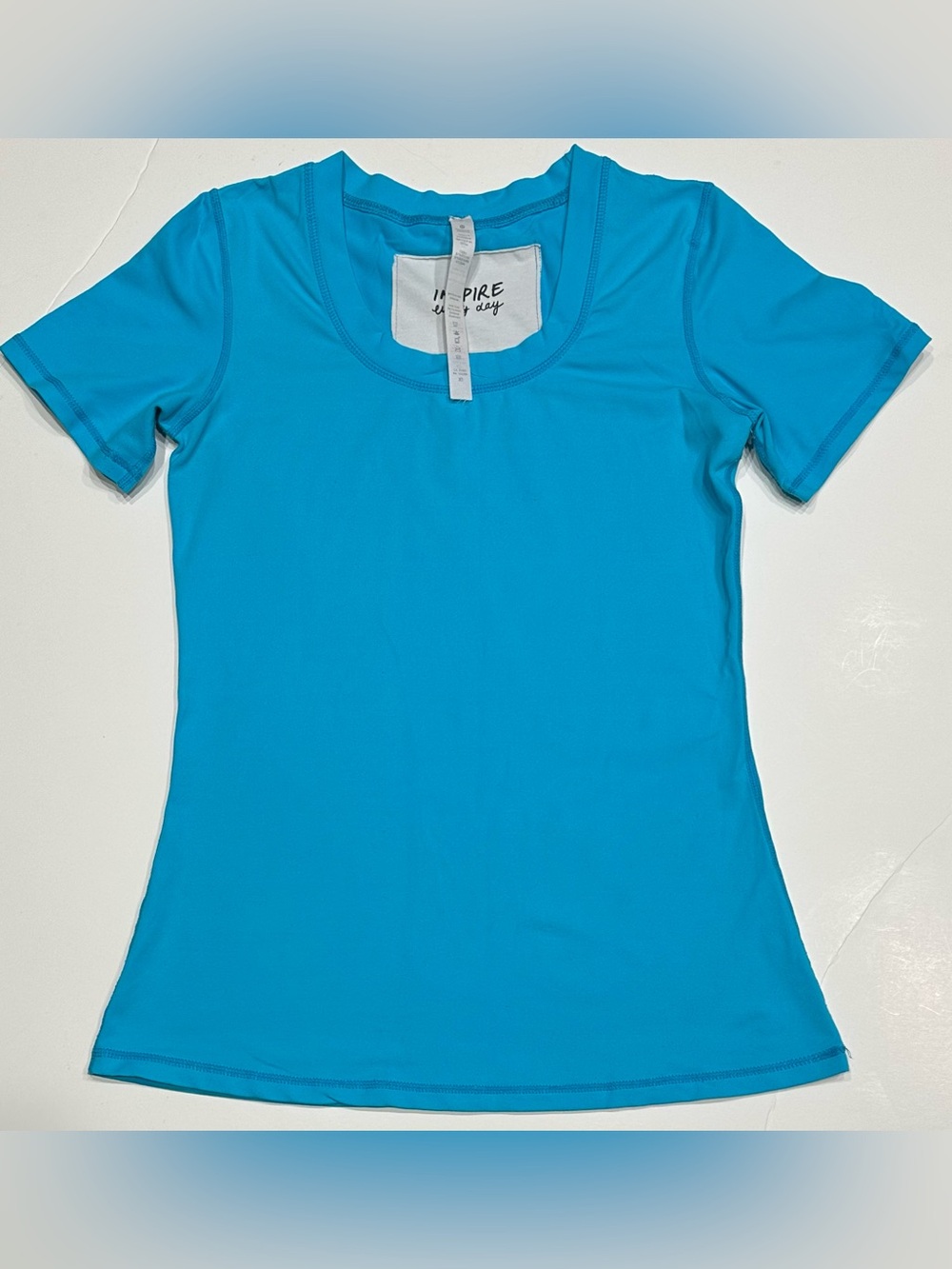 Lululemon Women Size 8 Blue Short Sleeve Athletic Top Yoga Shirt - Picture 11 of 11